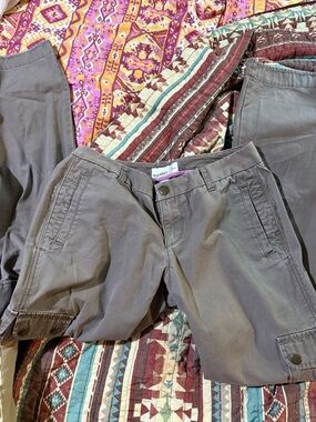 Old Navy Women's Gray-Brown Straight-Leg Cargo Pants